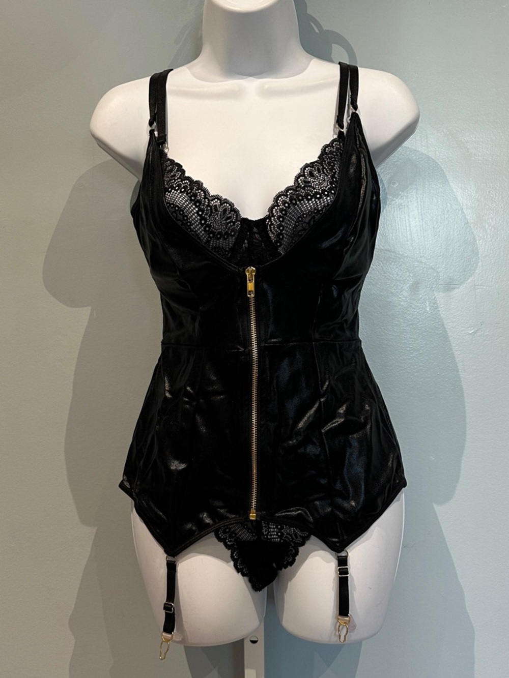 Dream girl Black Faux Leather Zip Front Bustier with Lace Trim Small NWT